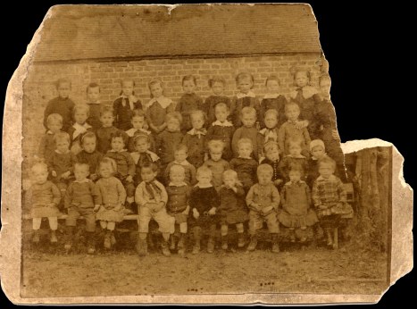 Une classe  Bersillies vers 1885